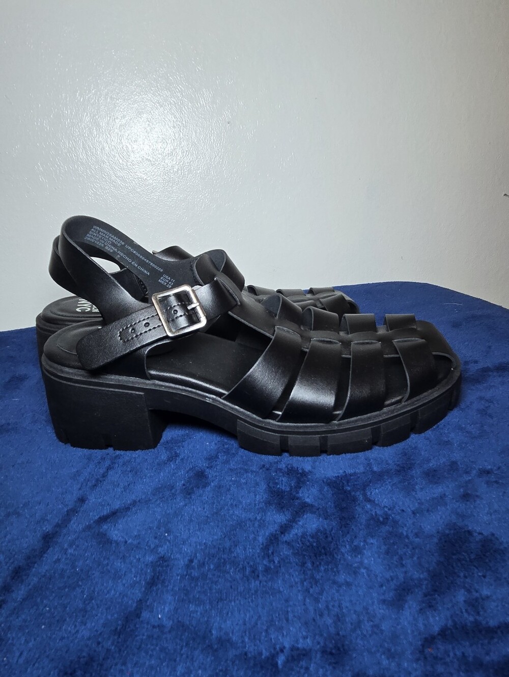 Madden NYC Womens Black Fisherman Sandals Chunky Lug Sole Block Heel Size 11